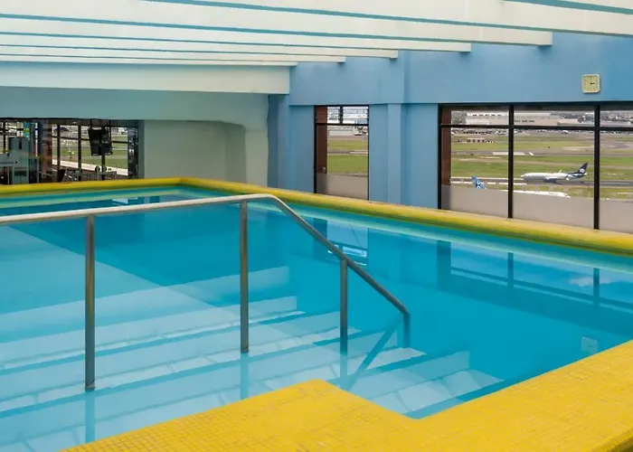 Camino Real Aeropuerto Hotel