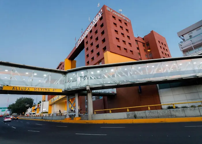 Camino Real Aeropuerto Hotel 5*