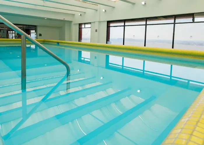 Hotel Camino Real Aeropuerto 5*
