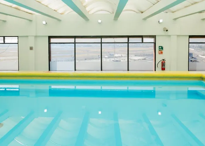 Camino Real Aeropuerto Hotel 5*
