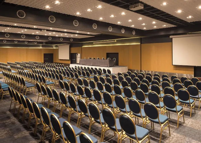 Camino Real Aeropuerto Hotel 5*