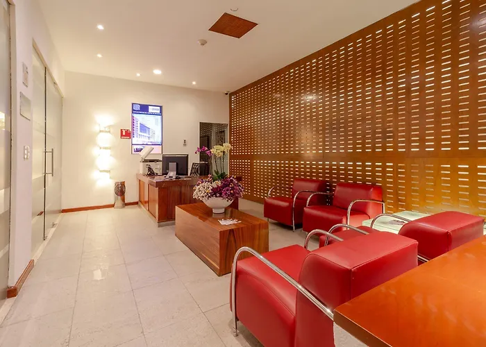 Hotel Camino Real Aeropuerto 5*