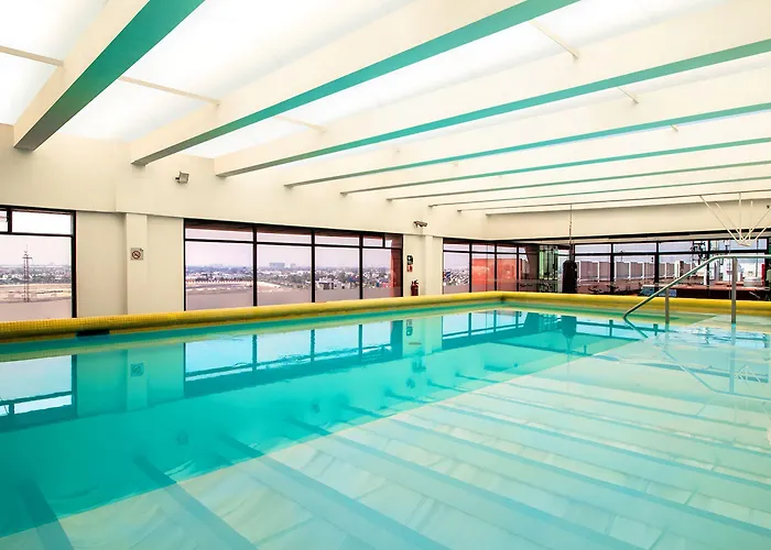 Camino Real Aeropuerto Hotel 5*